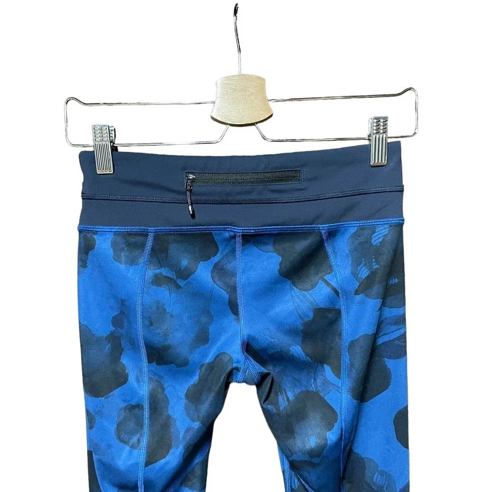 Lululemon Run Inspire Crop II Jumbo Inky Floral Blue Black Size 4‎ - Picture 5 of 8